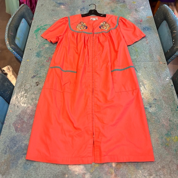 Vintage Peacock 🦚 HouseDress - Picture 3 of 12